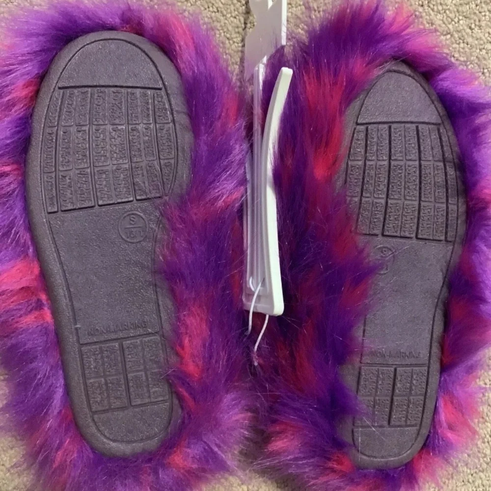 NWT big girls purple/pink furry slippers 2 sizes available 2/3& 4/5